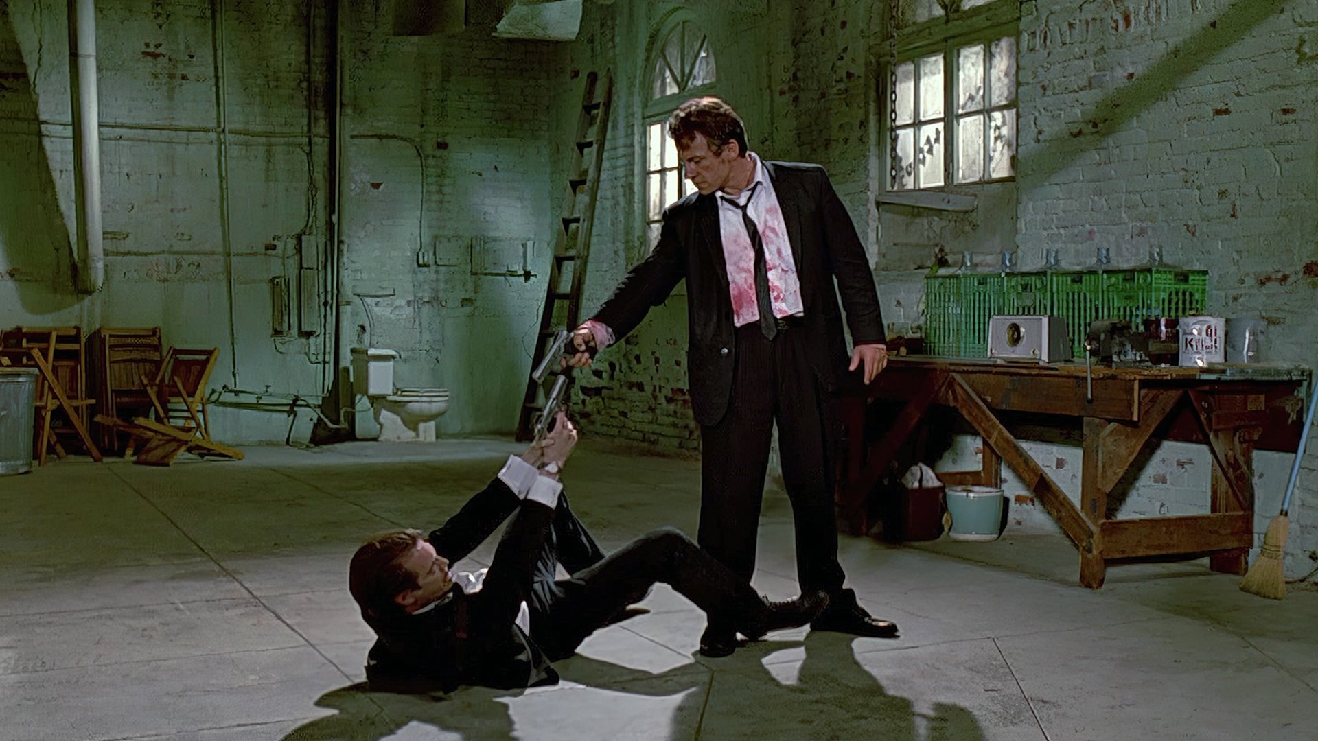 ۹۰. سگهای انباری (Reservoir Dogs)