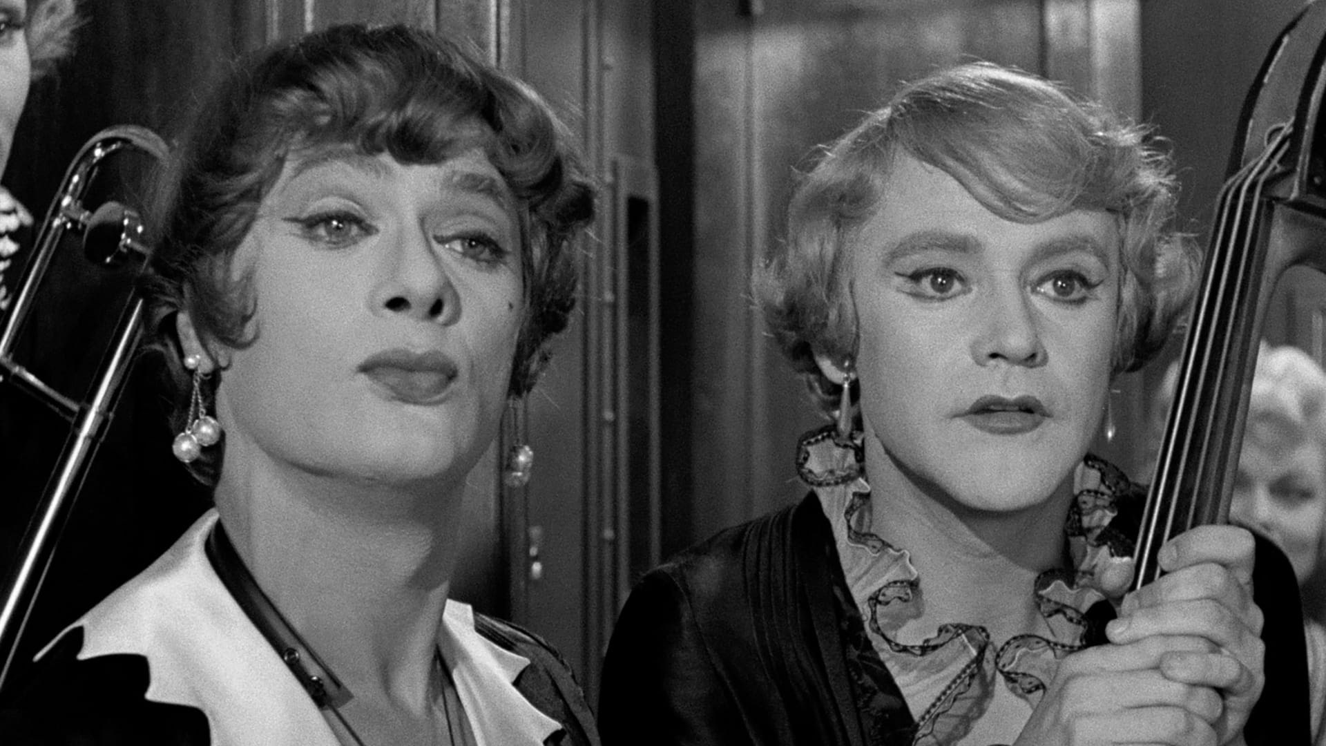 ۱۲۴. بعضیها داغشو دوست دارن (Some Like It Hot)